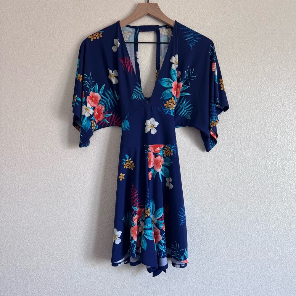 Express Women’s Tropical Floral V-Neck Romper Size XS